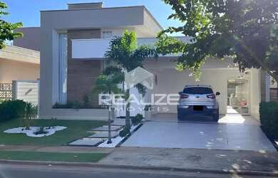 Imagem: A casa em condomínio possui 3 Dormitórios, 2 Banheiros, 2