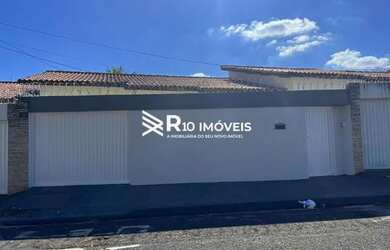 Imagem: A casa possui 2 Dormitórios, 2 Banheiros, 1 Vaga na garagem