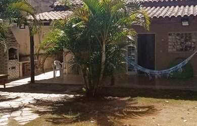 Imagem: A casa em condomínio possui 3 Dormitórios, 3 Banheiros, 4