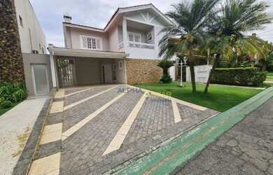 Imagem: A casa em condomínio possui 4 Dormitórios, 5 Banheiros, 2