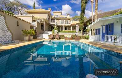 Imagem: A casa em condomínio possui 5 Dormitórios, 5 Banheiros, 5