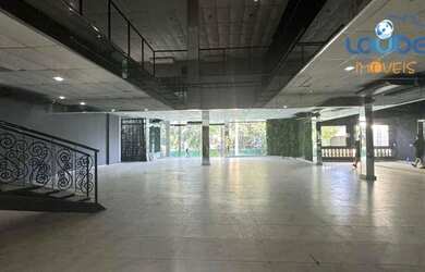 Imagem: O depósito possui 5 Vagas na garagem, 891m² de Área e está