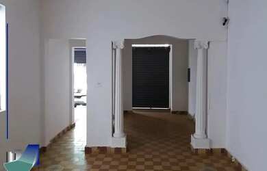 Imagem: O depósito possui 2 Vagas na garagem, 344m² de Área e está