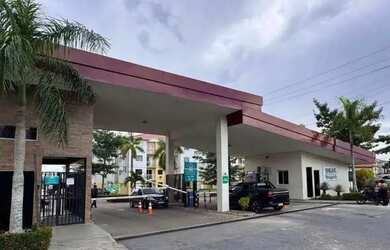 Imagem: O apartamento possui 3 Dormitórios, 1 Banheiro, 1 Vaga na garagem