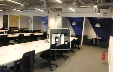 Imagem: O depósito possui 5 Vagas na garagem, 2.270m² de Área e