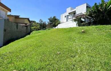 Imagem: O terreno possui 596m² de Área e está localizado em Suru