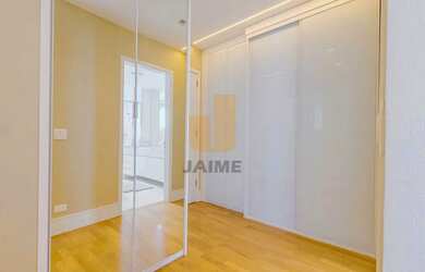 Imagem 12: Apartamento com 260 m2, 3 suítes e quatro vagas, excelente localização...