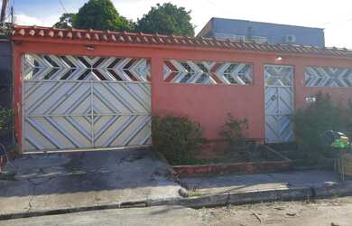 Imagem: A casa possui 2 Dormitórios, 2 Banheiros, 1 Vaga na garagem