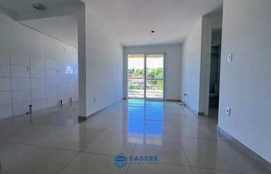 Imagem: O apartamento possui 2 Dormitórios, 1 Banheiro, 1 Vaga na garagem