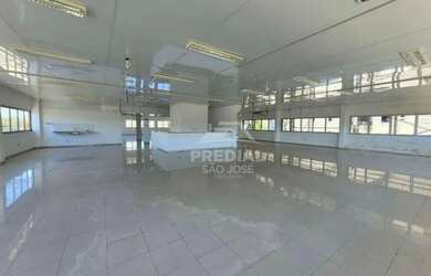 Imagem: O depósito possui 5 Vagas na garagem, 2.158m² de Área e