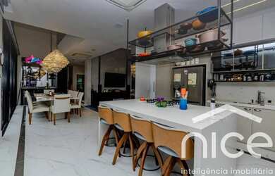 Imagem 2: Casa mobiliada em condomínio fechado, de 275m², com 3 Suítes, no bairro...