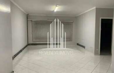 Imagem: A casa possui 4 Dormitórios, 4 Banheiros, 4 Vagas na garagem