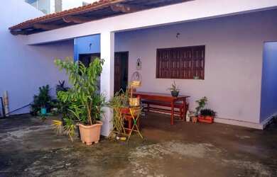 Imagem: A casa possui 5 Dormitórios, 3 Banheiros, 2 Vagas na garagem