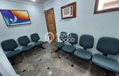 Imagem: O depósito possui 1 Vaga na garagem, 120m² de Área e está