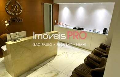 Imagem: O depósito possui 2 Vagas na garagem, 98m² de Área e está