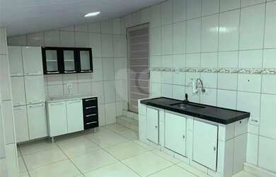 Imagem: A casa possui 2 Dormitórios, 2 Banheiros, 60m² de Área e