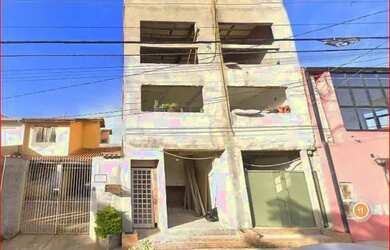 Imagem: A casa possui 2 Dormitórios, 1 Banheiro, 2 Vagas na garagem