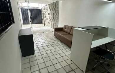 Imagem: A casa possui 3 Dormitórios, 3 Banheiros, 3 Vagas na garagem