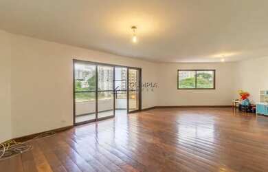 Imagem: O apartamento possui 4 Dormitórios, 4 Banheiros, 3 Vagas na