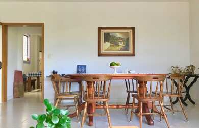 Imagem 9: Em frente ao Clube Piraquê. Vista Lagoa. 1 apartamento por andar. Elevador...