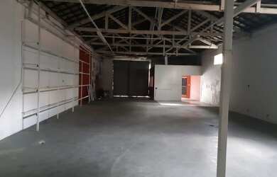 Imagem: O depósito possui 385m² de Área e está localizado em Vila