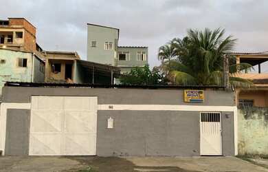 Imagem: A casa possui 3 Dormitórios, 4 Banheiros, 5 Vagas na garagem