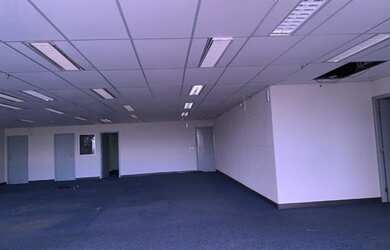 Imagem: O depósito possui 338m² de Área e está localizado em Centro