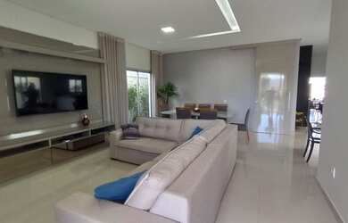 Imagem: A casa em condomínio possui 3 Dormitórios, 4 Banheiros, 4