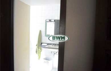 Imagem: A casa possui 3 Dormitórios, 2 Banheiros, 4 Vagas na garagem