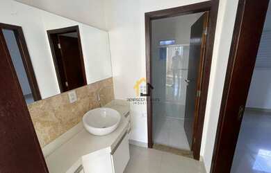 Imagem: A casa em condomínio possui 4 Dormitórios, 5 Banheiros, 350m²