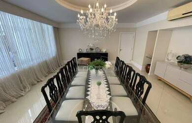 Imagem: A casa em condomínio possui 5 Dormitórios, 5 Banheiros, 5