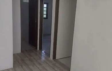 Imagem: A casa possui 2 Dormitórios, 1 Banheiro, 1 Vaga na garagem