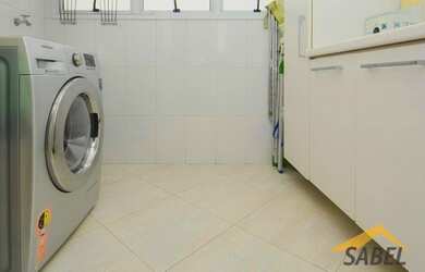 Imagem: O apartamento possui 3 Dormitórios, 1 Banheiro, 2 Vagas na