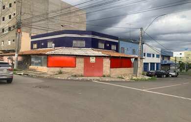 Imagem: O apartamento possui 3 Dormitórios, 2 Banheiros, 90m² de Área