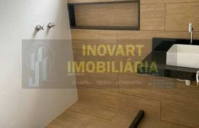 Imagem: A casa possui 3 Dormitórios, 2 Banheiros, 1 Vaga na garagem