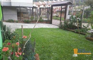 Imagem: A casa possui 2 Dormitórios, 1 Banheiro, 1 Vaga na garagem