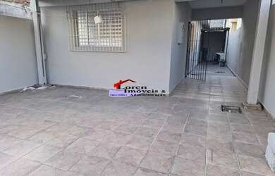 Imagem: A casa possui 2 Dormitórios, 1 Banheiro, 2 Vagas na garagem