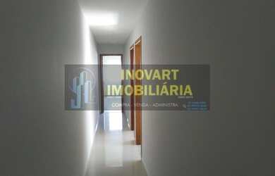 Imagem: A casa possui 3 Dormitórios, 1 Banheiro, 2 Vagas na garagem