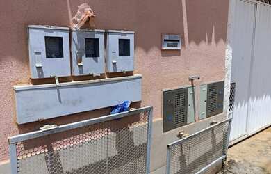 Imagem: A casa possui 4 Dormitórios, 3 Banheiros, 3 Vagas na garagem