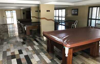 Imagem: O apartamento possui 3 Dormitórios, 1 Banheiro, 1 Vaga na garagem