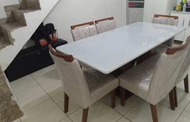 Imagem: A casa possui 4 Dormitórios, 3 Banheiros e está localizado