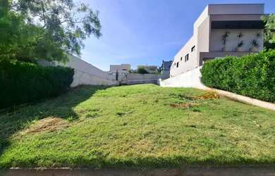 Imagem: O terreno possui 422m² de Área e está localizado em Vila