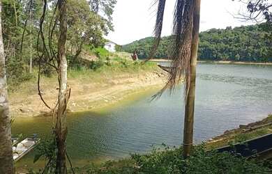 Imagem 3: Terreno com luz e Internet e água a 300 mts da represa
