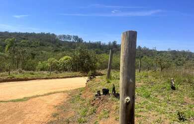 Imagem: O terreno possui 600m² de Área e está localizado em Jardim