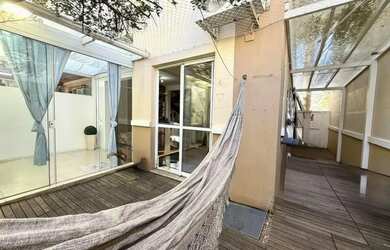 Imagem: A casa em condomínio possui 3 Dormitórios, 2 Banheiros, 2