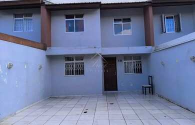 Imagem: A casa possui 3 Dormitórios, 1 Banheiro, 2 Vagas na garagem