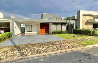 Imagem: A casa em condomínio possui 3 Dormitórios, 4 Banheiros, 4