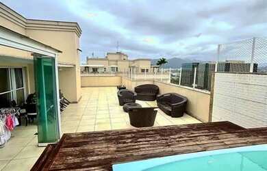 Imagem: O apartamento na cobertura possui 4 Dormitórios, 5 Banheiros