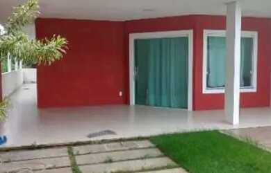 Imagem: A casa possui 3 Dormitórios, 2 Banheiros, 2 Vagas na garagem