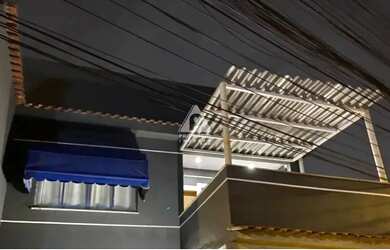 Imagem: A casa possui 3 Dormitórios, 1 Banheiro, 100m² de Área, Piscina